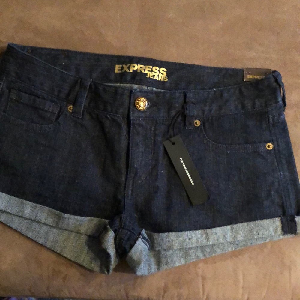 EXPRESS shorts